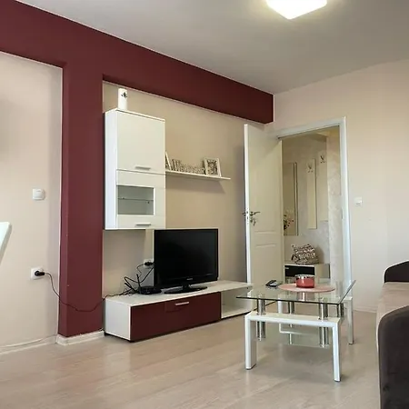 Apartment апартамент в подножието на стария град *